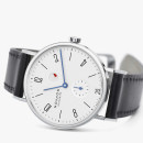 Tangente Datum Gangreserve von Nomos Glashütte