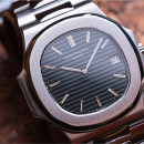 Patek Philippe Nautilus (40mm) Ref.: 3700/001 Sigma Dial Full Set aus 1983 Artikelnummer:PATEKNAUTILUS00017 von Patek Philippe